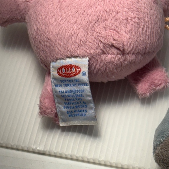 Yottoy Mo Willems Elephant 10” and Piggie 6" Plush Stuffed Animal Soft Plushes 2 - Picture 7 of 7